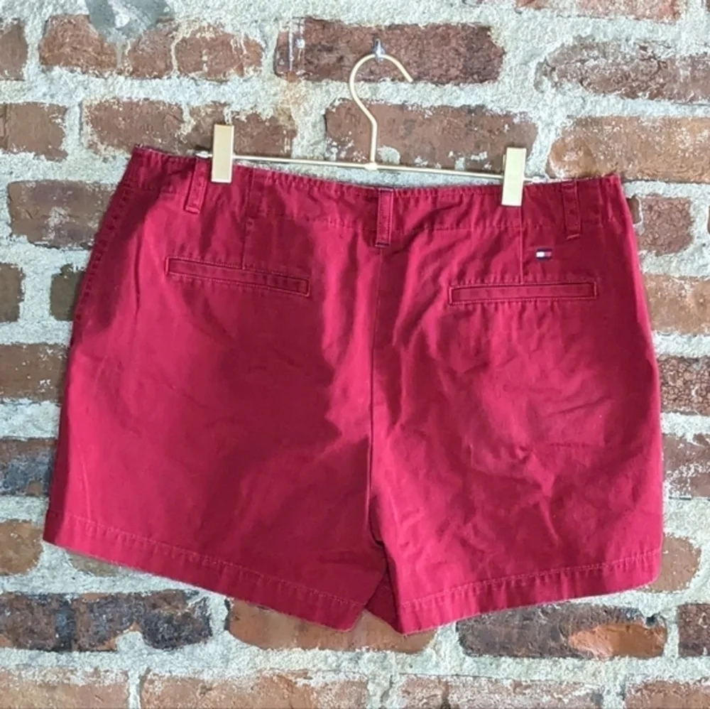 Tommy Hilfiger Women's Size 12 Red Shorts‎ w/ 4